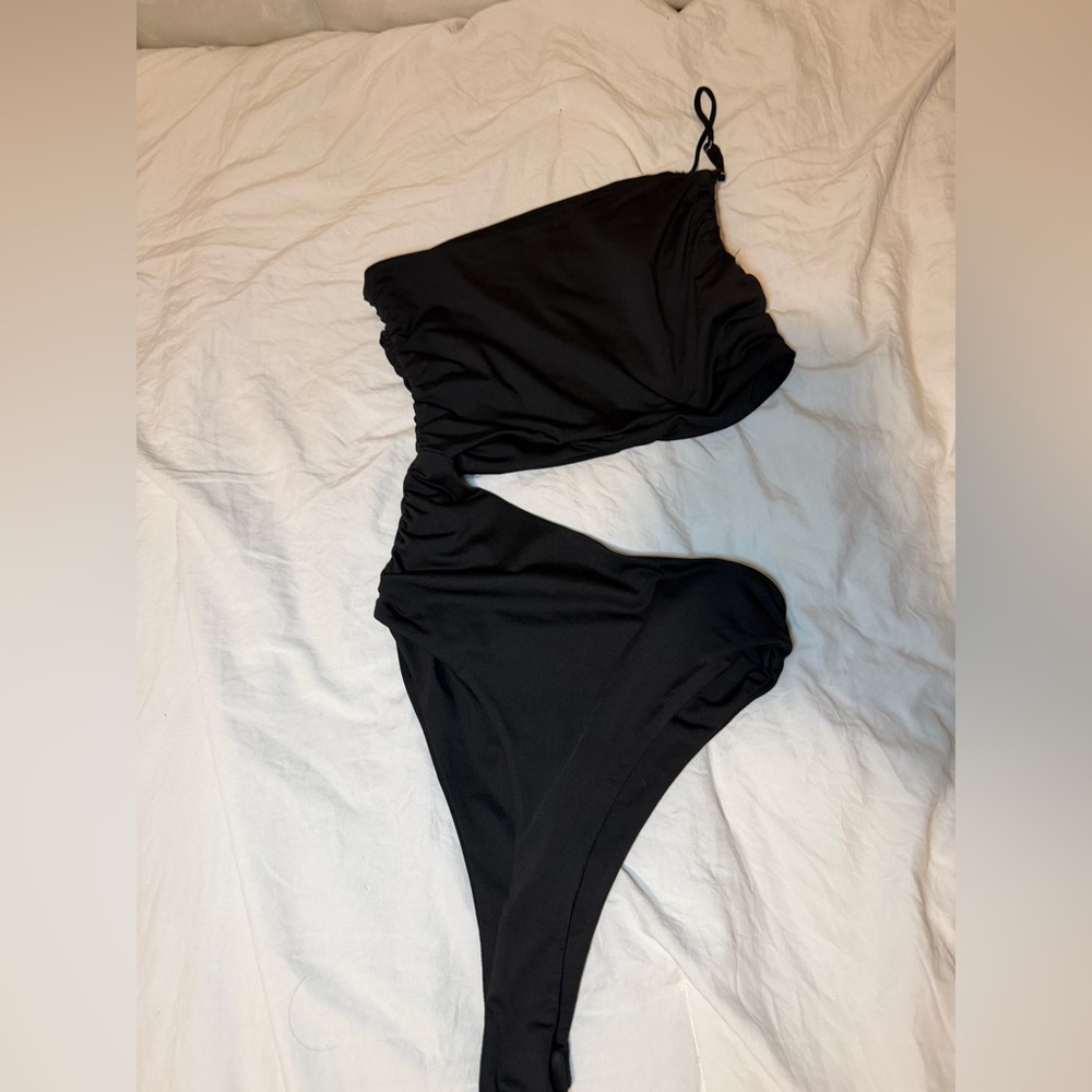 Superdown Veronica Cut Out Asymmetrical Women's Bodysuit Black XS - Picture 9 of 10